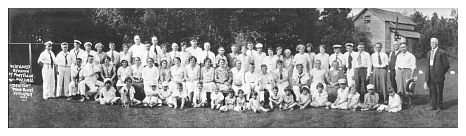 1931 - The big reunion - Rob (age 9) is in the front row, 3rd from left, his Grandpa Wiegand is at far right.jpg